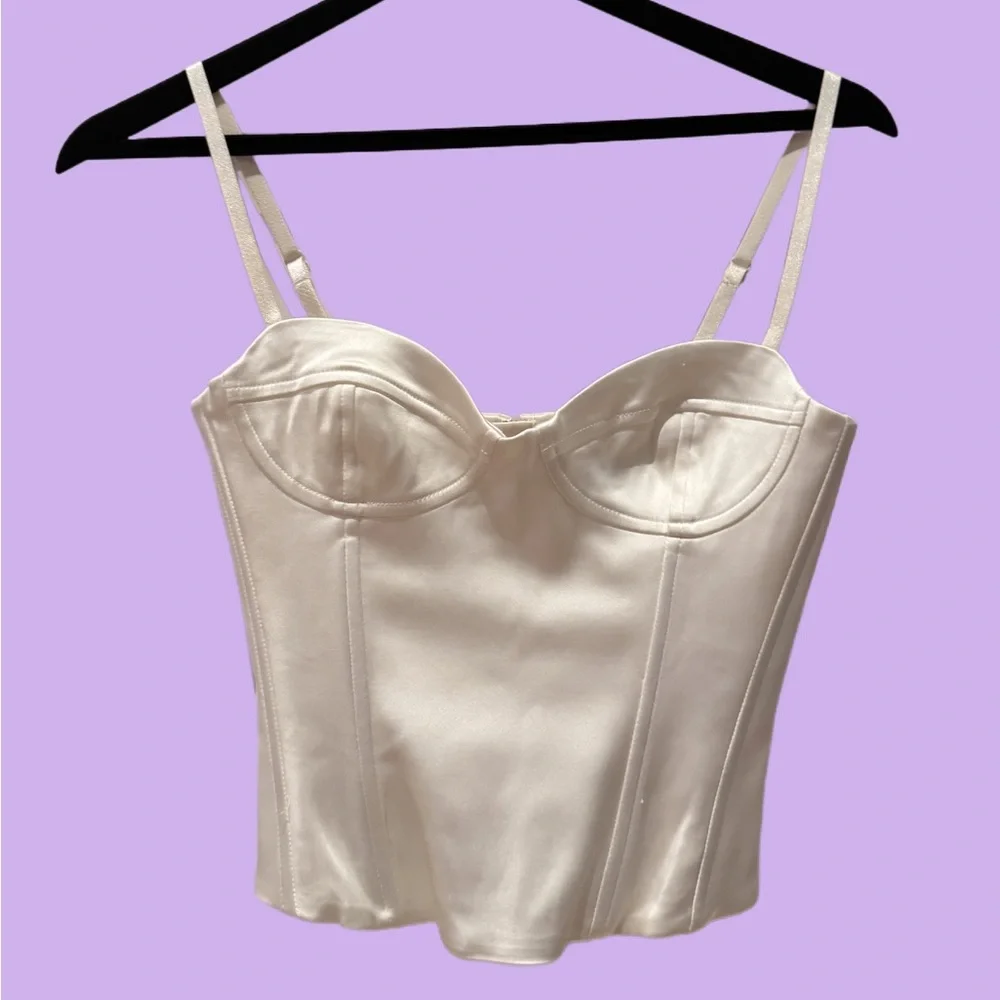 🍒 ARITZIA - White Silky Corset Bustier Tank Top
Size: 2 - Picture 3 of 5